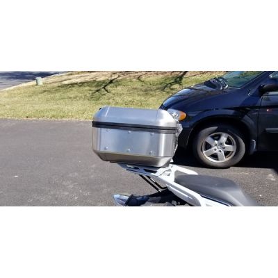 Hliníkový topcase Givi Trekker Dolomiti 30l, stříbrný