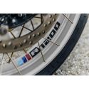 Samolepky "trikolora R1200" na přední a zadní kolo pro R1200GS Adventure 2006-2018, černé