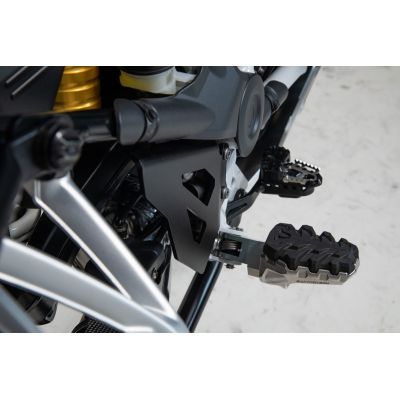 Kryty zadní brzdové pumpy a kardanu SW-Motech pro BMW R1250GS/A, R1200GS/A LC 2013-2018