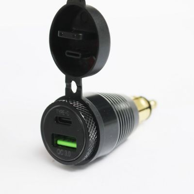 Adapter z 12V na USB-C a USB-A do mini zásuvky (3000mA)