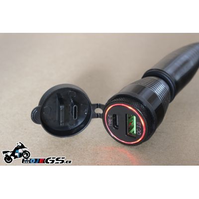 Adapter z 12V na USB-C a USB-A do mini zásuvky (3000mA)