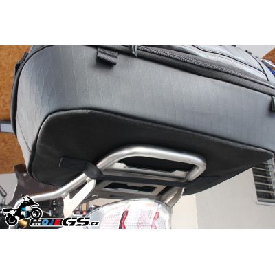 Malá zadní taška 42l na nosič BMW Black Collection