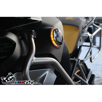 LED blinkry a denní svícení v logu BMW pro R1250G/A, R1200GS/A LC 2013-2018