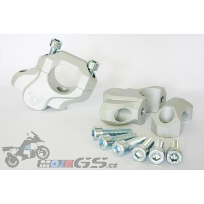 Zvýšení řidítek SW-Motech o 32mm nahoru, 25mm dozadu pro R1250GS/A, R1200GS/A LC 2013-2018, stříbrné
