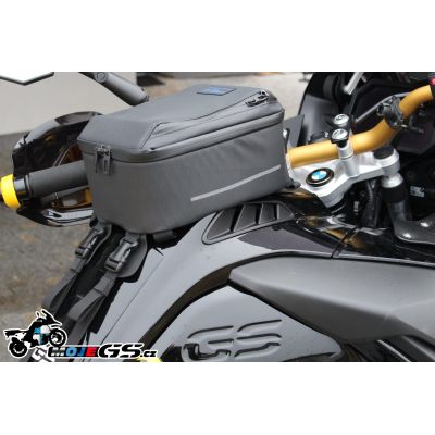 Malý tankvak BMW Black Collection, 5l