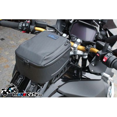 Malý tankvak BMW Black Collection, 5l