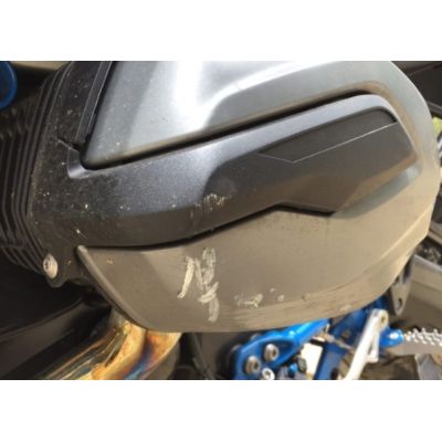 Levý kryt zapalovací svíčky pro R1200GS/A 2010-2012