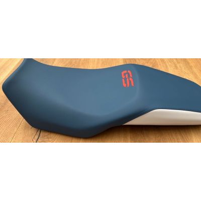 Sedlo pro BMW F850GS/A, F750GS, modro-bílé Trophy