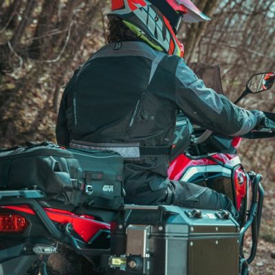 Vodotěsná taška Givi XL na víko topcasu, nosič nebo sedlo, 39-52L