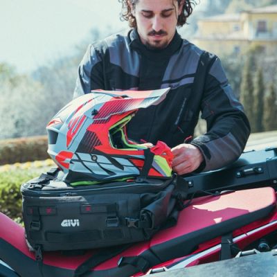 Vodotěsná taška Givi XL02 na víko topcasu, nosič nebo sedlo, 25-35L