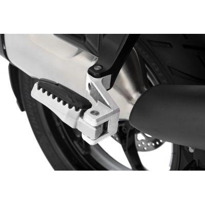 Snížení zadních stupaček Wunderlich o 4,5cm pro R1300GS 2023+, stříbrné