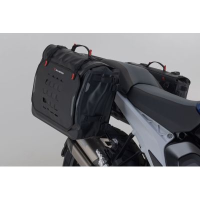 Sada bočních tašek SW-Motech Sysbag WP L 2x 27-40L + nosiče pro R1300GS 2023+, černé