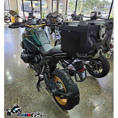 Hliníkový topcase SW-Motech Trax Adventure 38l + plotna pro R1300GS 2023+, černý