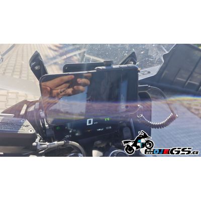 Adapter von der BMW Navigator-Halterung auf das Display Interphone Ridesync / QUIKLOX-Telefonhalterung mit USB-Stromversorgung