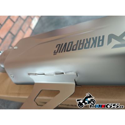 Escape Akrapovič de titan para R1300GS/A 2023+