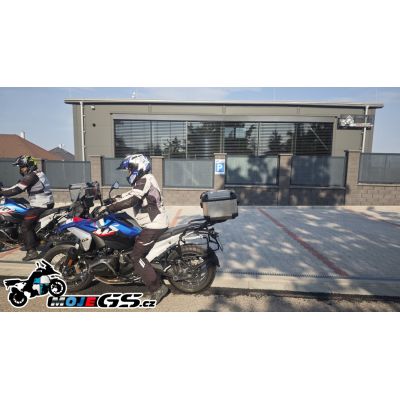 Plaque en métal avec support pour topcase Kappa/Givi pour BMW R1300GS 2023+, noire
