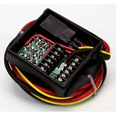 Napajalni varnostni modul Denali PowerHub2 za povezovanje dodatkov