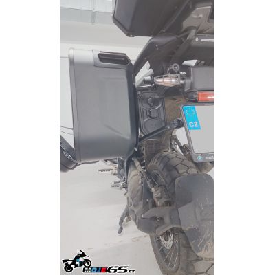 2x 41l sānu kastes SW-Motech DUSC + turētāji R1300GS 2023+, melni