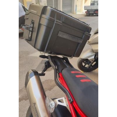 Kovová doska s nosičom pod topcase Kappa/Givi pre BMW F900GS 2023+, čierna