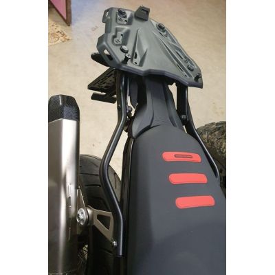 Μεταλλική πλάκα με υποστήριξη για topcase Kappa/Givi για BMW F900GS 2023+, μαύρη