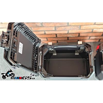 Baule laterali originali in alluminio per BMW R1300GS Adventure 2024+, nere.