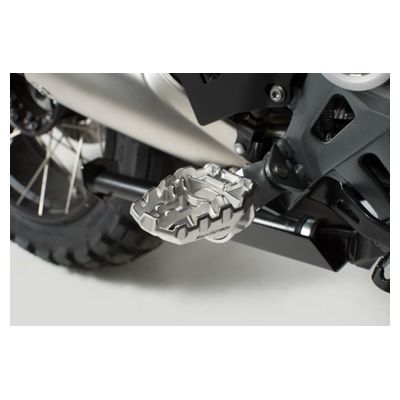 Nastavitelné ergonomické stupačky SW-Motech pro G310GS