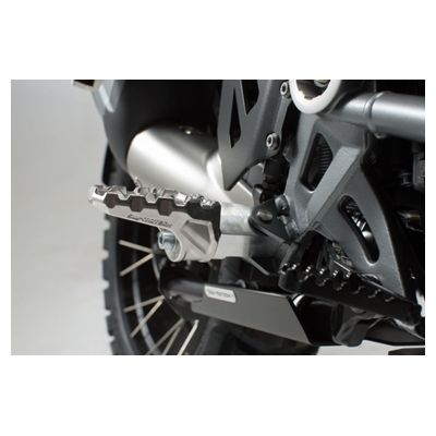 Nastavitelné ergonomické stupačky SW-Motech pro G310GS